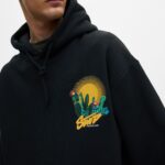 Black Hoodie With Contrast Graphic - Image 3
