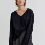 Oversized V-neck T-shirt