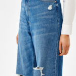 Ripped Wide-Leg ’90s Jeans - Image 2